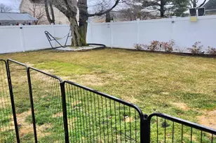 684 Dorothea Ln, Elmont, NY 11003 - Photo 17