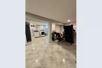 684 Dorothea Lane, Elmont, NY 11003 - Photo 7