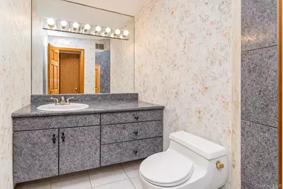 201 Arbutus Avenue, New York, NY 10312 - Photo 11