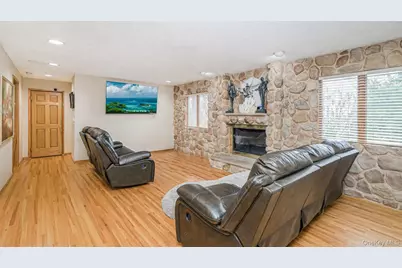 201 Arbutus Avenue, New York, NY 10312 - Photo 15