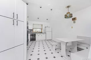 201 Arbutus Ave, New York, NY 10312 - Photo 29