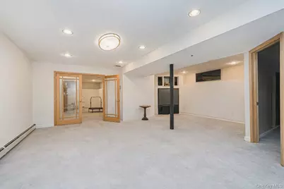 201 Arbutus Avenue, New York, NY 10312 - Photo 21