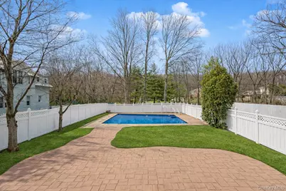 201 Arbutus Avenue, New York, NY 10312 - Photo 45