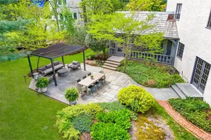 2 Vine Pl, Larchmont, NY 10538 - Photo 37