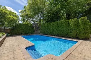 7 Quincy Ln, Smithtown, NY 11787 - Photo 37