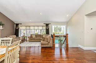 7 Quincy Ln, Smithtown, NY 11787 - Photo 9