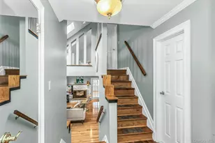 9 Cold Spring Hills Rd, Huntington, NY 11743 - Photo 15