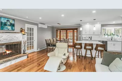9 Cold Spring Hills Road, Huntington, NY 11743 - Photo 5