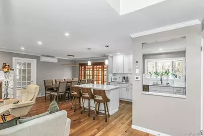 9 Cold Spring Hills Road, Huntington, NY 11743 - Photo 5