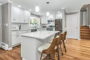 9 Cold Spring Hills Rd, Huntington, NY 11743 - Photo 9