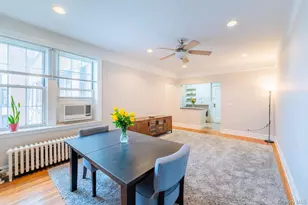 4 Maple Dr, Great Neck, NY 11021 - Photo 11