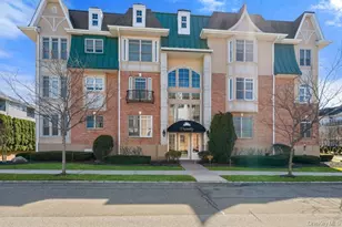 336 Trotting Ln, Westbury, NY 11590 - Photo 27