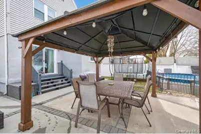 545 Marcellus Road, Williston Park, NY 11596 - Photo 27