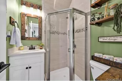 545 Marcellus Road, Williston Park, NY 11596 - Photo 17