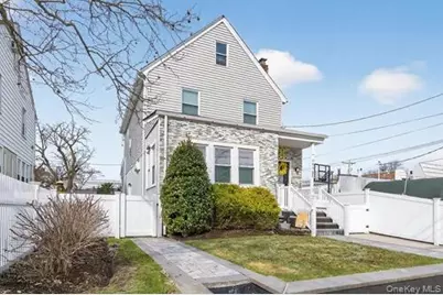 545 Marcellus Road, Williston Park, NY 11596 - Photo 3