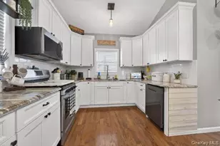 545 Marcellus Rd, Williston Park, NY 11596 - Photo 15