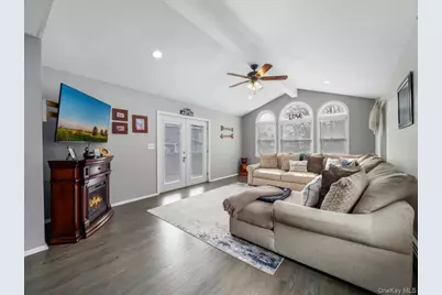 35 Hillside Avenue, Suffern, NY 10901 - Photo 3