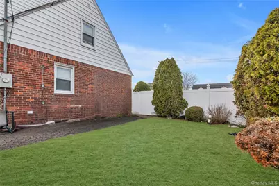 44 Marlowe Road, Valley Stream, NY 11580 - Photo 15