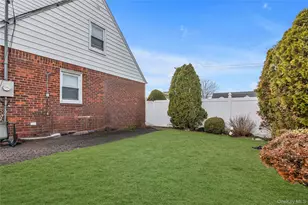 44 Marlowe Rd, Valley Stream, NY 11580 - Photo 15