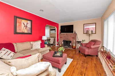 44 Marlowe Road, Valley Stream, NY 11580 - Photo 3