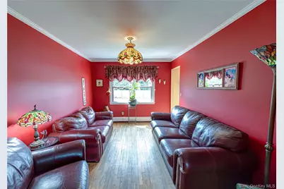 6 Roman Court, Lake Grove, NY 11755 - Photo 9