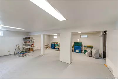 6 Roman Court, Lake Grove, NY 11755 - Photo 17