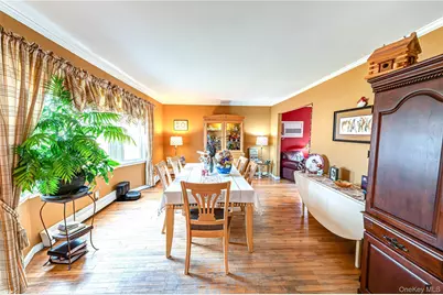 6 Roman Court, Lake Grove, NY 11755 - Photo 3