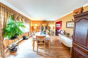 6 Roman Ct, Lake Grove, NY 11755 - Photo 3