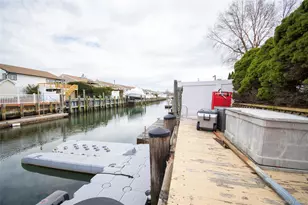 51 E 2nd St, Freeport, NY 11520 - Photo 45