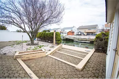 51 E 2nd Street, Freeport, NY 11520 - Photo 43