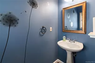 1703 Regent Dr, Mount Kisco, NY 10549 - Photo 5