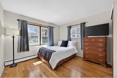 8 Summit Court, Oyster Bay, NY 11771 - Photo 13