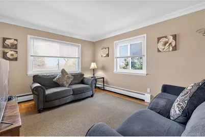 8 Summit Court, Oyster Bay, NY 11771 - Photo 11