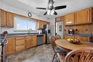 8 Summit Ct, Oyster Bay, NY 11771 - Photo 9