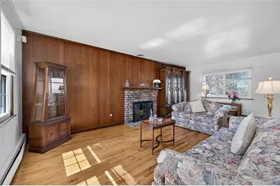 8 Summit Court, Oyster Bay, NY 11771 - Photo 3