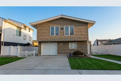 468 Nassau Avenue, Freeport, NY 11520 - Photo 1