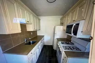 5 A Hemlock Dr, Bay Shore, NY 11706 - Photo 7