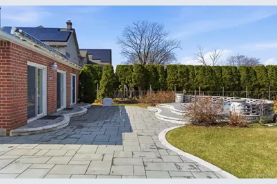 137 Burr Road, East Northport, NY 11731 - Photo 35