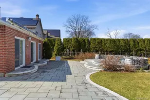 137 Burr Rd, East Northport, NY 11731 - Photo 35