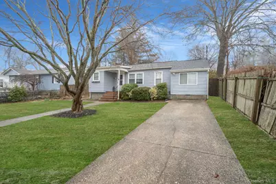 11 Rosemont Avenue, Farmingville, NY 11738 - Photo 3