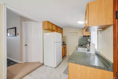 11 Rosemont Avenue, Farmingville, NY 11738 - Photo 9