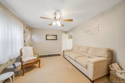 11 Rosemont Avenue, Farmingville, NY 11738 - Photo 7