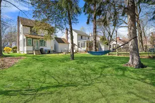 5 Burbury Ln, Great Neck, NY 11023 - Photo 23