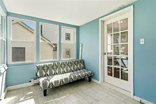 5 Burbury Ln, Great Neck, NY 11023 - Photo 21