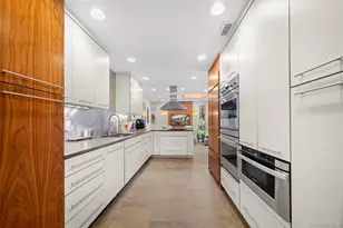 86 Dove Hill Dr, Manhasset, NY 11030 - Photo 15