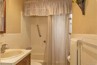 133 Judith Lane, Valley Stream, NY 11580 - Photo 9