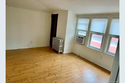 372 E 235th Street, Bronx, NY 10470 - Photo 23