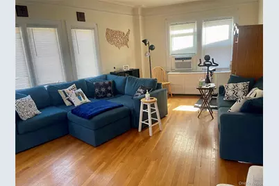 372 E 235th Street, Bronx, NY 10470 - Photo 5