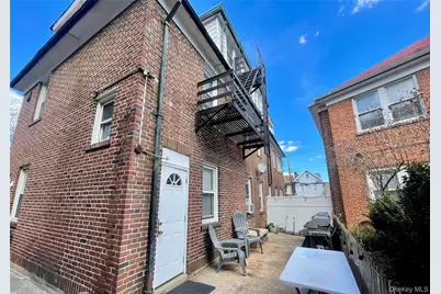 372 E 235th Street, Bronx, NY 10470 - Photo 31