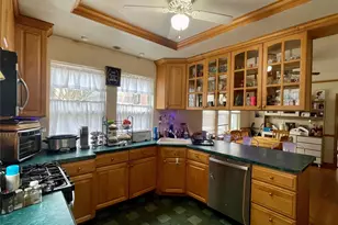 372 E 235th St, Bronx, NY 10470 - Photo 3